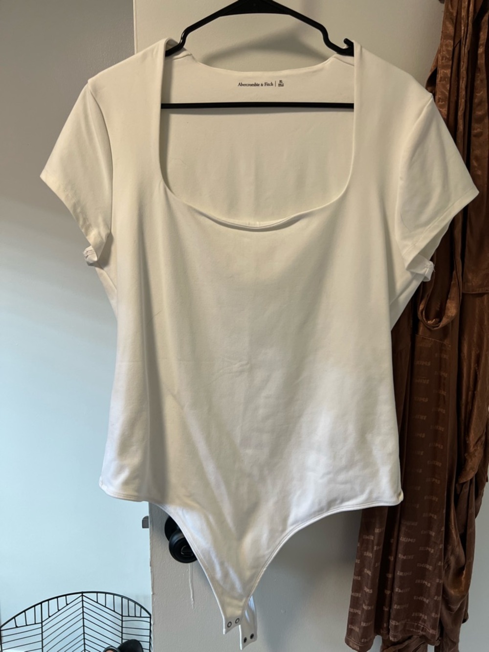 Abercrombie & Fitch White Scoop-Neck Short Sleeve Bodysuit